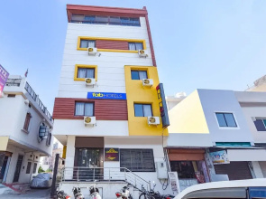 Fabhotel Vardan Villa