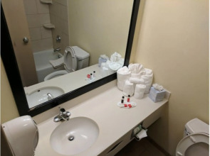 Holiday Inn Newark International Airport by IHG