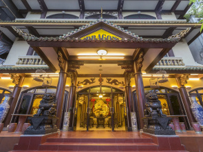 Dragon Hotel