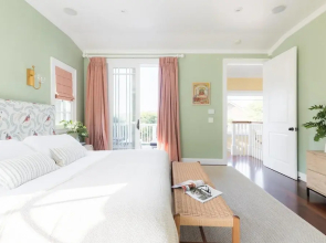 Romero by AvantStay | Villa Close to the Beach w/ Pool & Spa | Sleeps 17!