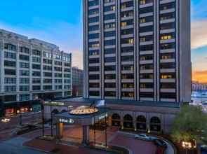 Hilton Indianapolis Hotel & Suites