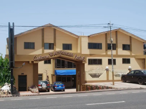 Ampoma Hotel