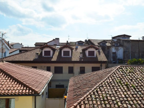 Apartamento El Corro: con parking en pleno centro de Comillas