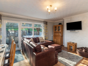 Hazelglade Cottage - Hot Tub Games Room Pet Friendly