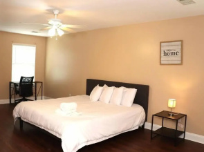 Lasalle 2B · Huge 4BR Gated Apartment w/ Off-street Parking