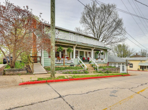 Eureka Springs Vacation Rental < Half-mi to Dtwn!