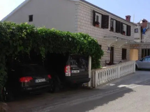 Apartments Laus