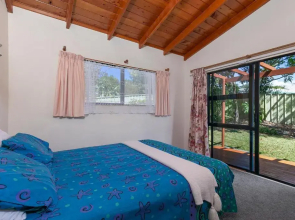 Serene at Snells - Snells Beach Bach