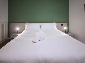 La Corte Rental Room