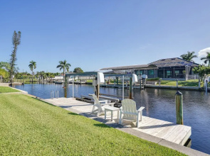 Dock, Grill & Pool: Waterfront Cape Coral Home!