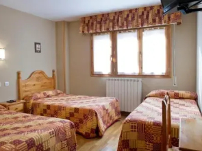 Valle De Tena Hostal