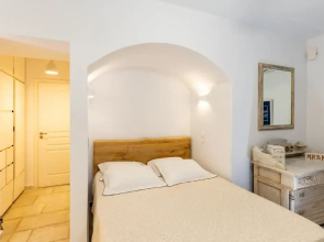 Mykonos Psarou Place
