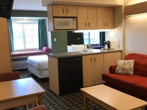 Microtel Inn & Suites Carlyle