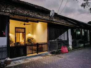 8 Leyn Baan Street
