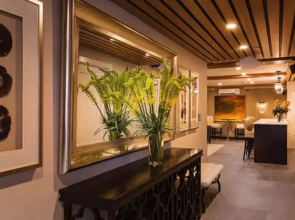 Fathoms Hotel & Marina