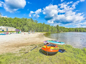 1 Mi to Beach: Pocono Lake Chalet w/ Decks