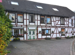 Spacious Group Home near Winterberg & Willingen with Private Garden