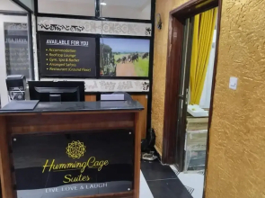 Humming-Cage Studios  Suites