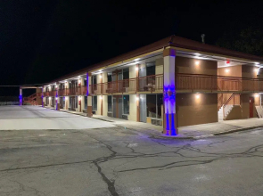 Lx Hotel, Powered by ACW Circle