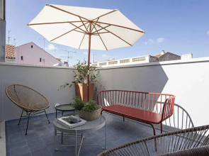 3bdr Rooftop Terrace Apartment in Bairro Alto