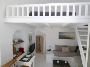 Astrea Suites Notus Dome House