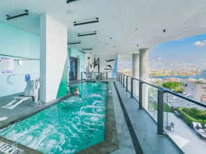 Studio with Panoramic City and Bay Views