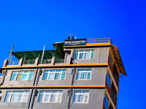 OYO 163 Hotel Arhant Inn