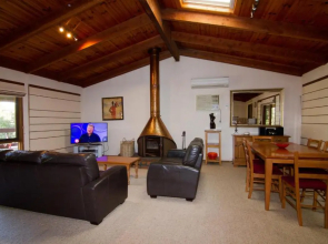 Alrima Lodge, Bright