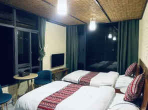 Longing Homestay (Terraced Field Scenic Area)