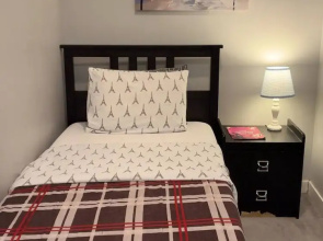 Spacious-cozy 2bed Condo in Square Ones Misissauga