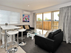 Madras St Apartment 1 - City