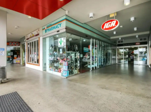 Large 3 Bedroom Apartment with River Views near the Stadium