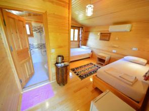 Lemon Garden Lodge