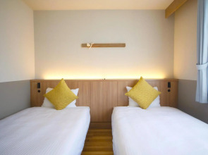 Hot Cross Point SANTA MONICA