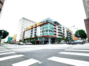 Ginosi Wilshire Apartel