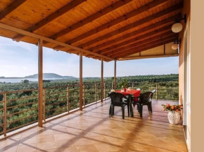 Seaview Flat In An Olive Grove By The Beach