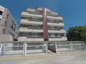 Apartamento 3 quartos 8 pessoas a 50 mts da Praia de Bombas, a 100m da Passarela do Ribeiro