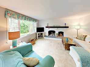 40 Epanow Rd Home
