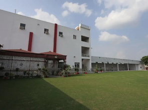 Shree Ram Palace By OYO Rooms