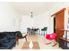 Sea View City Centre 3bed Apartment