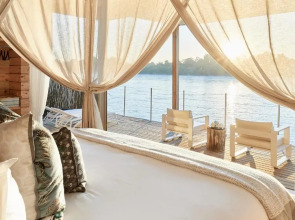 Victoria Falls River Lodge