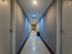 Super OYO 761 City Hotel