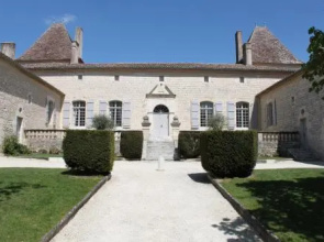 Chateau Secretary