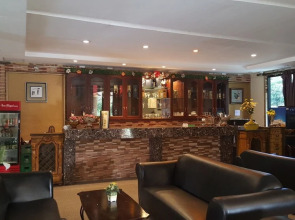 Phil Oasis Hotel & Resort