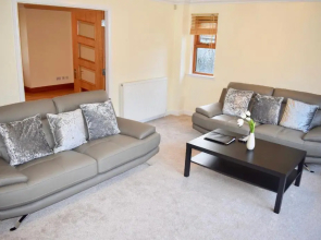 Kelpies Serviced Apartments Kavanagh- 5 Bedrooms