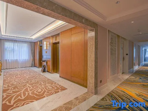 Vienna International Hotel (Shenzhen North Railway Station Yuanfen Subway Station)