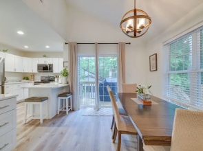 7 Mi to Camelback Mtn: Chic Penn Estates Home