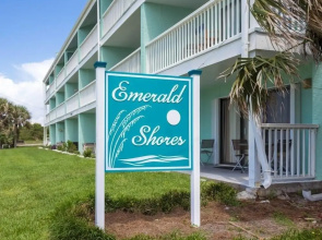 Lorvis Lair 2 Bedroom Condo by RedAwning
