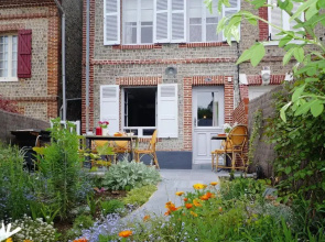 Charming House Near Alabaster Coast Beach