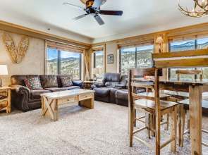 Walk To Slopes! Newly Remodeled Studio - Kids Ski Free 1 Bedroom Condo